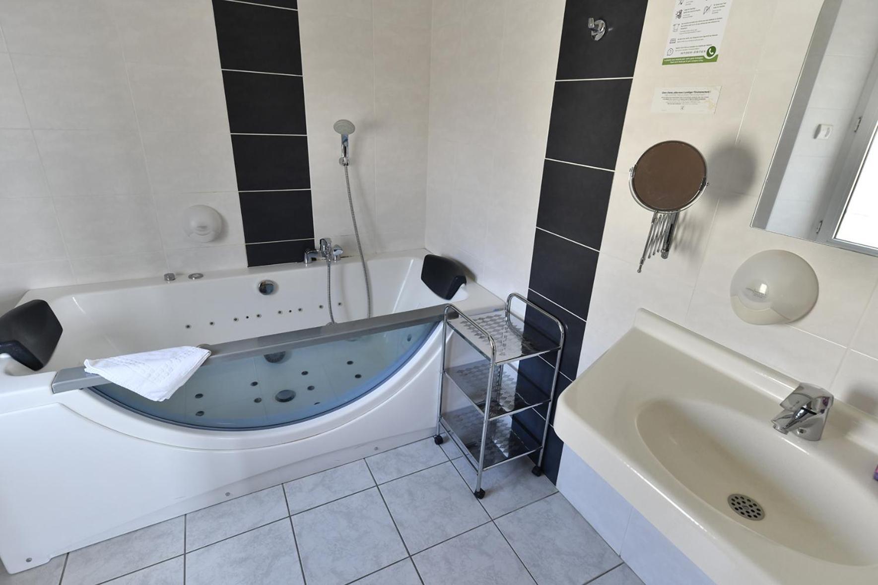 Hostellerie Du Cantal Мюра Екстериор снимка