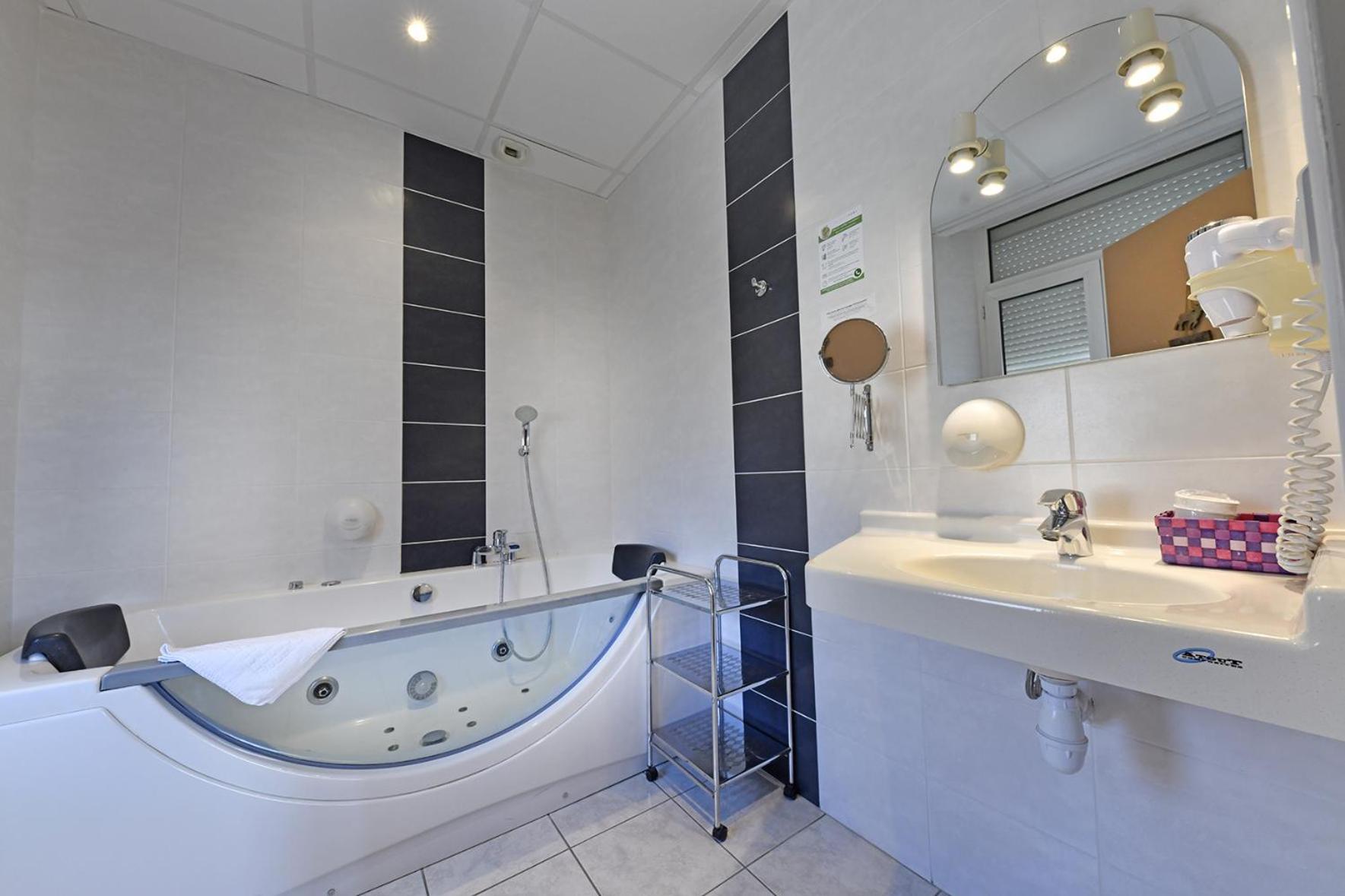 Hostellerie Du Cantal Мюра Екстериор снимка